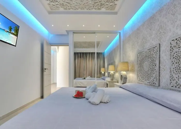 Luxury House Granada Park * Арона